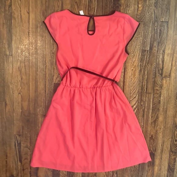 Coral Dress with Keyhole detail and Belt - Picture 3 of 4